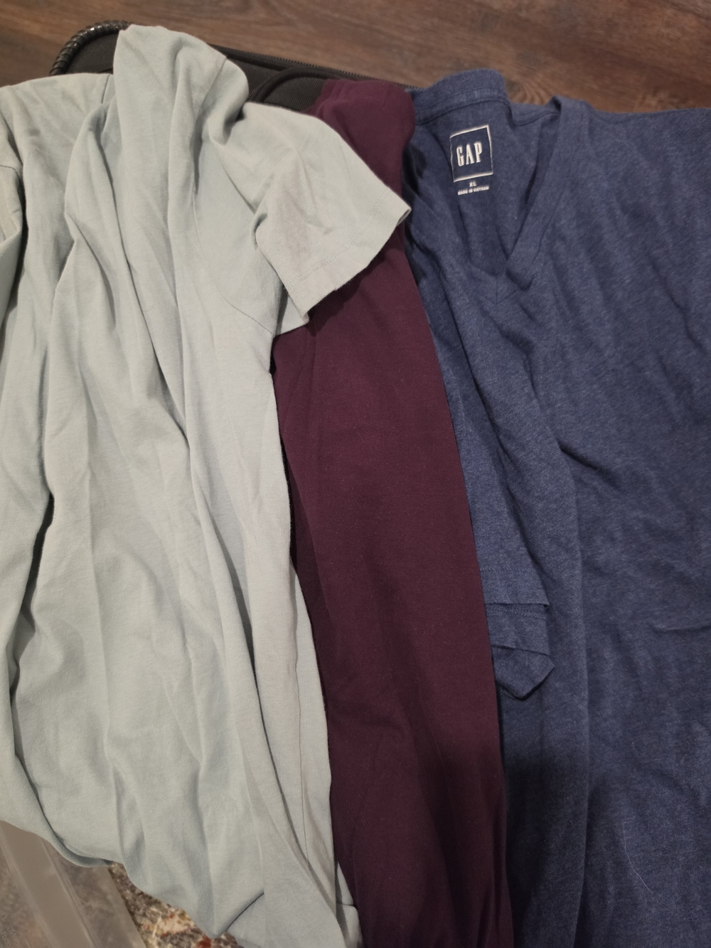GAP & Banana Republic Men's Short-Sleeve Vneck Shirts